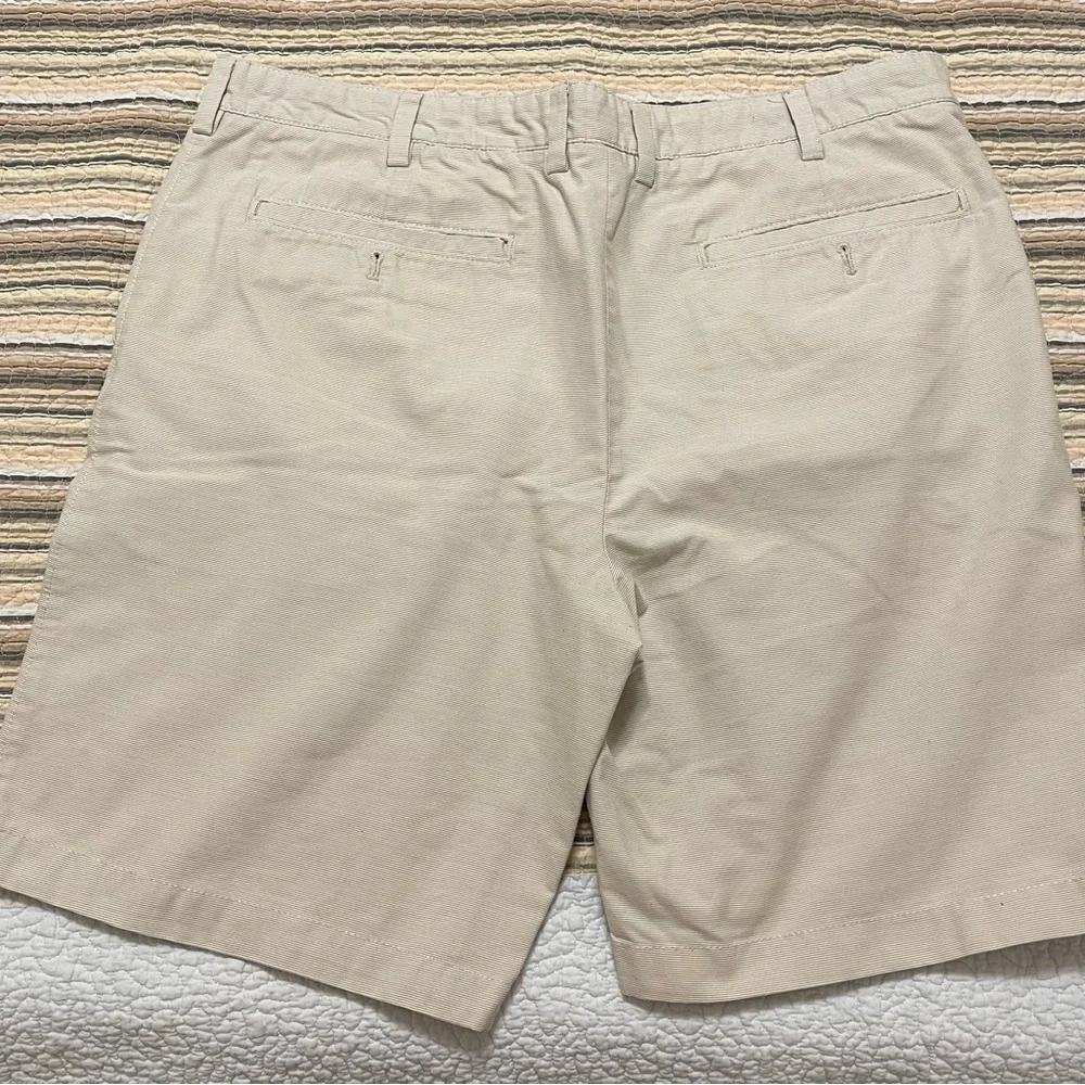 Van Heusen Classic Beige Men’s 40 Flat Front Golf Shorts